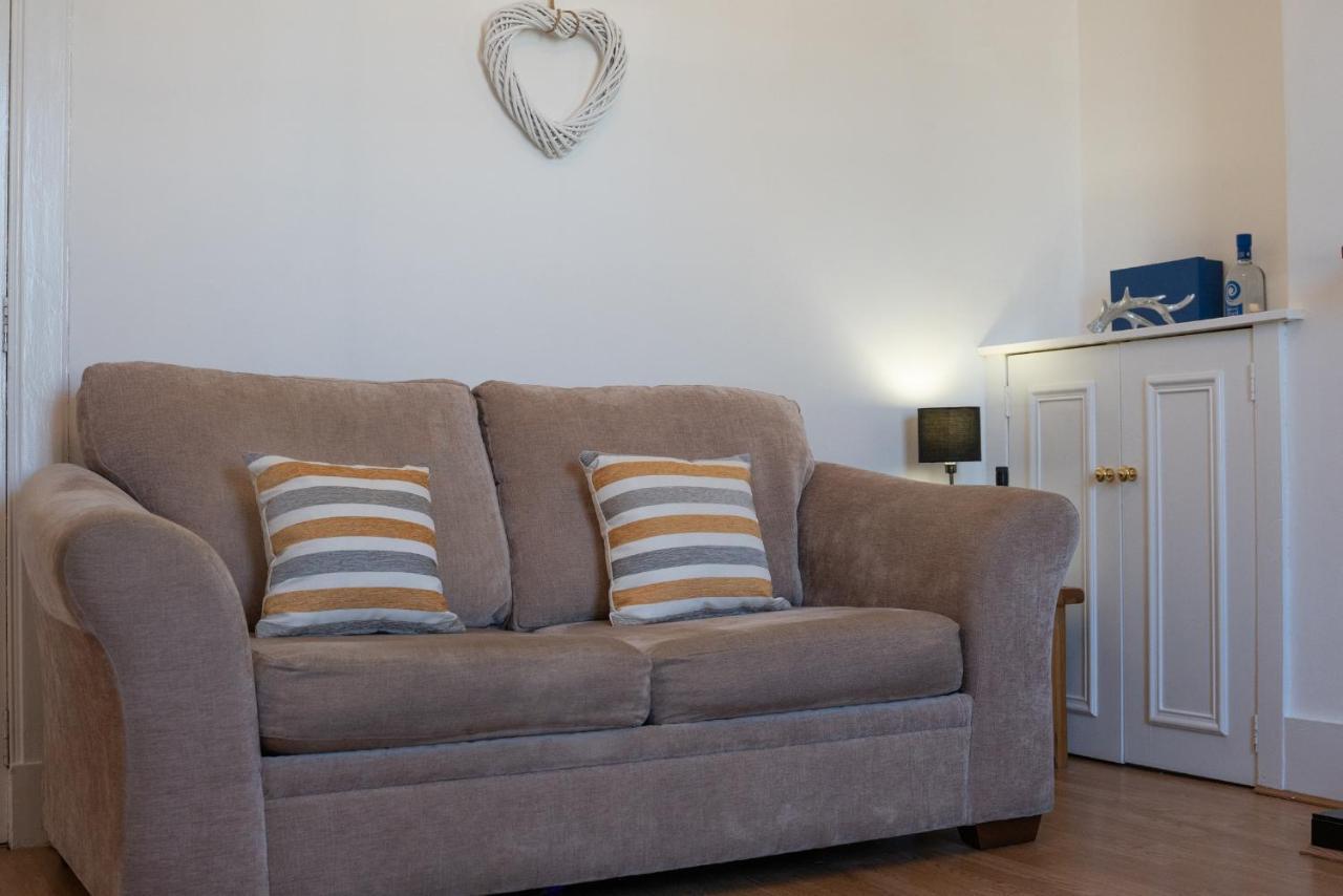 אברדין Dwellcome Home Ltd 1 Bed Apt, Half Mile To Union Street Yet Quiet, Free Parking, Fast Wifi, Ideal For Long Term Contractor, Etc Stays, Fully Equipped Kitchen, Regular Housekeeping Option - See Our Site For Assurance מראה חיצוני תמונה